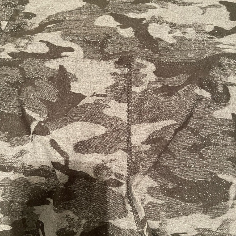 NWOT Carbon38 leggings size Medium.